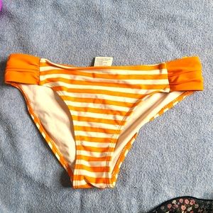 Sunshine zone S L wite with orange stripes swim bottoms